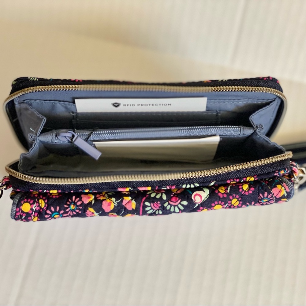 NWT Vera Bradley VBU RFID Compact Crossbody Bag in Petite Garden - Picture 9 of 14
